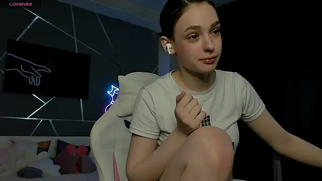 naomi reiss online show from May 26, 2026, 1:26 am