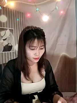 Girl-crazy1 online show from February 17, 2026, 4:43 am