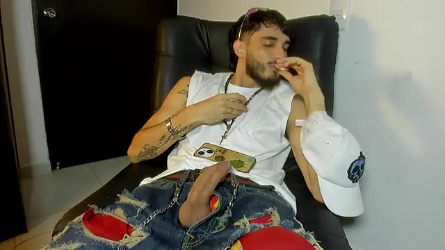 LovexJuxn8 online show from February 27, 2026, 7:46 pm