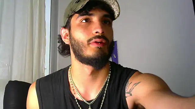 LovexJuxn8 online show from February 17, 2026, 7:22 pm