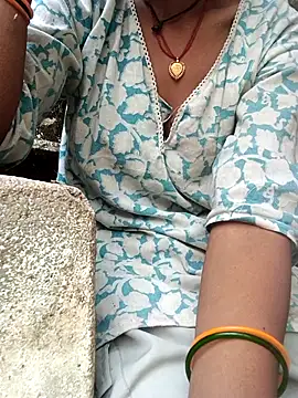 Desi Couple P online show from May 14, 2026, 1:13 am