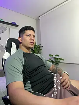 Snapshot of _robertobaggioo chatting on February 19, 2026, 12:35 pm robertobaggioo online show from February 19, 2026, 12:35 pm