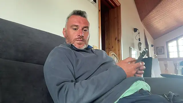 marcovik1 online show from May 18, 2026, 11:04 am