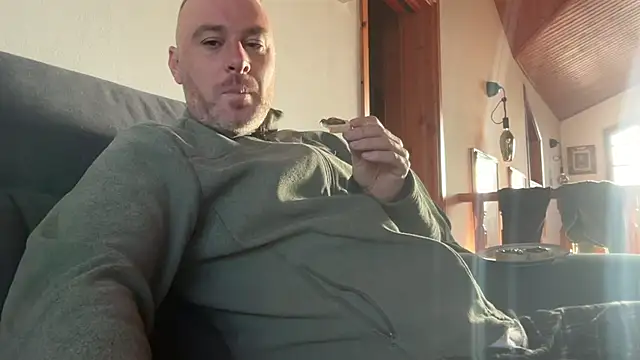 Snapshot of marcovik1 chatting on February 21, 2026, 7:43 am marcovik1 online show from February 21, 2026, 7:43 am