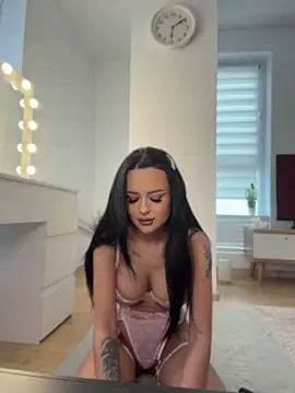 Katty Pery online show from April 10, 2026, 2:46 pm