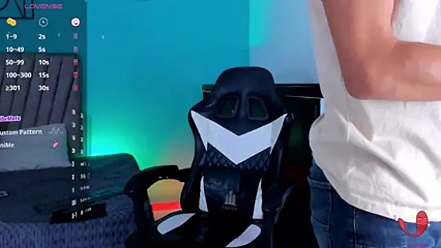 Snapshot of NicolasTorrez chatting on February 20, 2026, 1:24 pm NicolasTorrez online show from February 20, 2026, 1:24 pm