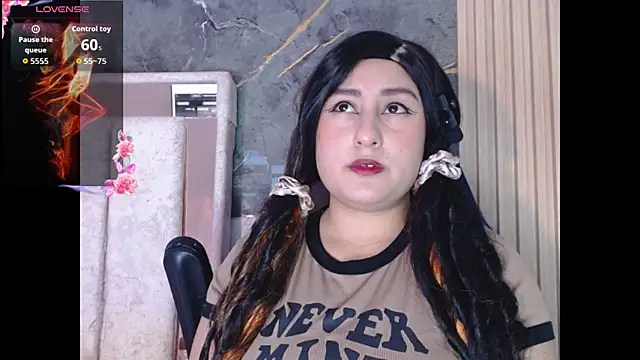 Hazumi Tsu online show from March 25, 2026, 5:40 am