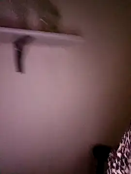 Snapshot of honey-suckle chatting on February 15, 2026, 7:57 pm honey-suckle online show from February 15, 2026, 7:57 pm