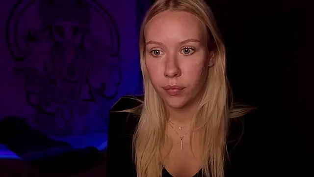 pureeangel online show from March 4, 2026, 8:05 pm