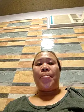 squirtshantal online show from October 28, 2025, 2:05 pm