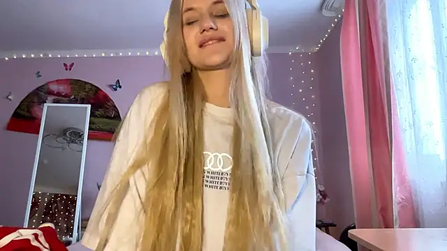 Snapshot of MelissaZaria chatting on February 15, 2026, 7:51 am MelissaZaria online show from February 15, 2026, 7:51 am