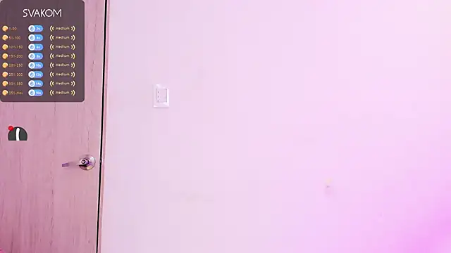 Violetta-foxx online show from April 16, 2026, 9:39 pm