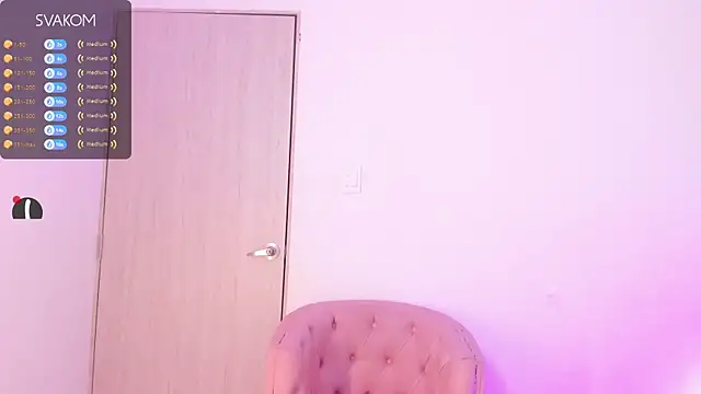 Violetta-foxx online show from April 15, 2026, 7:29 pm