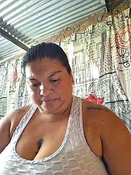 Snapshot of Juli_Powl chatting on June 21, 2026, 4:24 pm Juli Powl online show from June 21, 2026, 4:24 pm