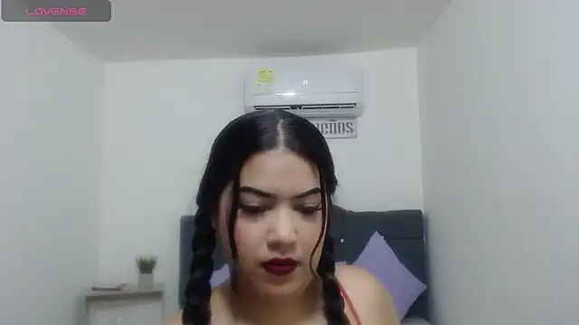 Snapshot of Aleja_Gold chatting on February 16, 2026, 1:10 pm Aleja Gold online show from February 16, 2026, 1:10 pm