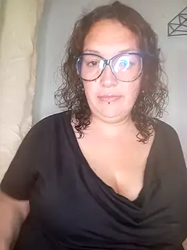  Saraqueen online show from April 9, 2026, 3:52 am