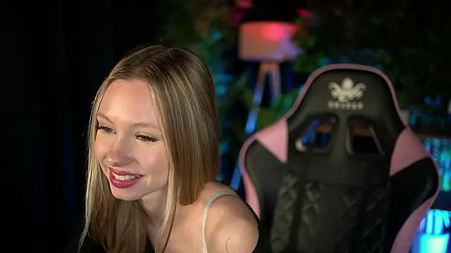 Snapshot of SweetDaisy_me chatting on February 25, 2026, 3:12 pm SweetDaisy me online show from February 25, 2026, 3:12 pm