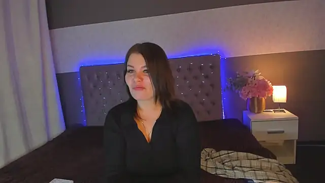 AmandaHoppe online show from March 13, 2026, 5:56 am