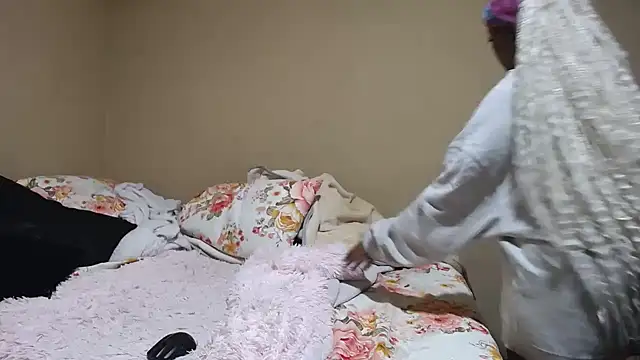 KinkyPxx online show from April 9, 2026, 5:52 pm