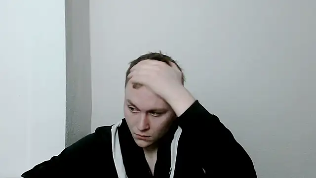 Snapshot of MrHeat_ chatting on February 14, 2026, 7:58 pm MrHeat online show from February 14, 2026, 7:58 pm