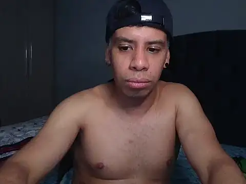 WILD BIGCOCK35 online show from February 15, 2026, 7:51 am