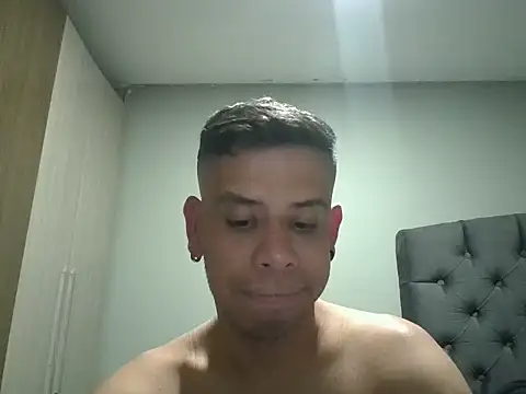 WILD BIGCOCK35 online show from February 28, 2026, 12:43 am