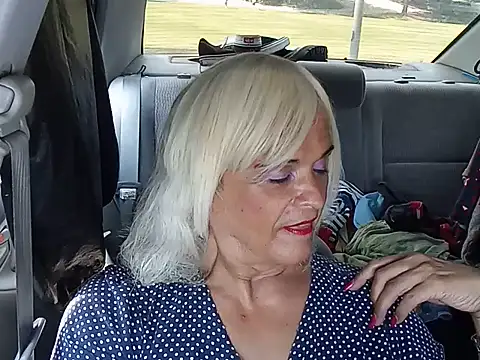 Snapshot of dustbunny64 chatting on August 9, 2026, 5:08 pm dustbunny64 online show from August 9, 2026, 5:08 pm