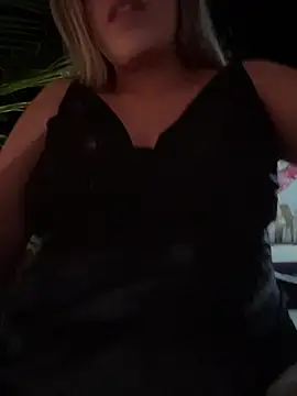 Snapshot of Victoria_Rico chatting on February 22, 2026, 3:42 am Victoria Rico online show from February 22, 2026, 3:42 am