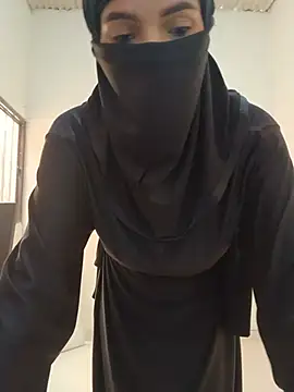 aminaa  online show from July 6, 2026, 7:49 pm