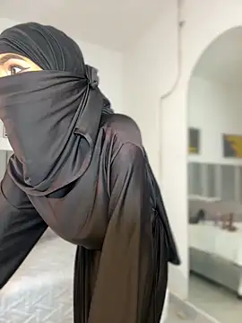 aminaa  online show from February 16, 2026, 6:50 pm