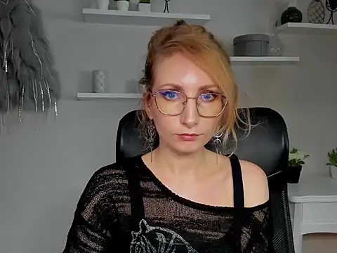 Snapshot of CinderellaMoon chatting on February 24, 2026, 6:58 am CinderellaMoon online show from February 24, 2026, 6:58 am