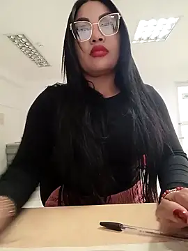 Snapshot of ValeriaVilla2 chatting on February 18, 2026, 9:33 pm ValeriaVilla2 online show from February 18, 2026, 9:33 pm