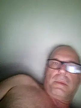 Snapshot of Ulisesss69 chatting on February 23, 2026, 2:02 am Ulisesss69 online show from February 23, 2026, 2:02 am