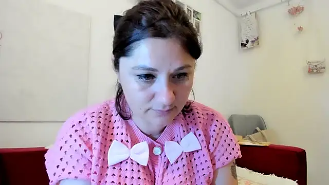 Snapshot of EVELYNA88 chatting on June 11, 2026, 4:26 pm EVELYNA88 online show from June 11, 2026, 4:26 pm