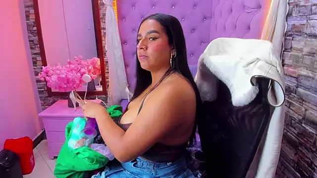 Scarlett Moom online show from July 19, 2026, 4:43 am