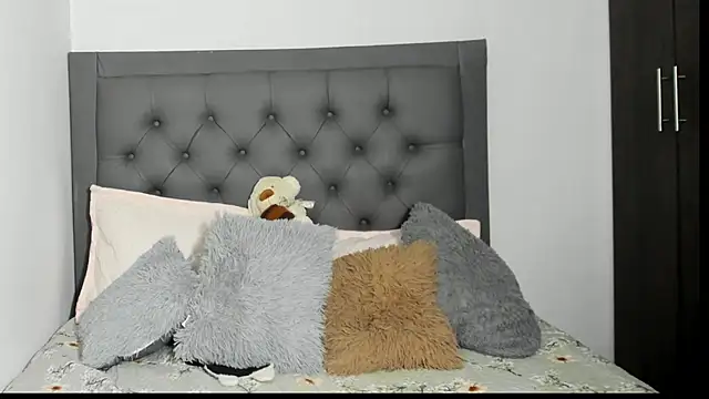 ImEmily   online show from March 14, 2026, 12:05 am