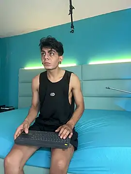 abrilandjulian online show from February 23, 2026, 11:55 am