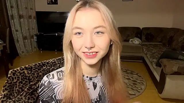 Snapshot of PinkTraible chatting on February 25, 2026, 11:32 am PinkTraible online show from February 25, 2026, 11:32 am