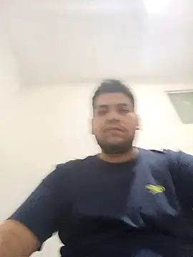 Snapshot of alphacashmaster8 chatting on February 13, 2026, 10:04 am alphacashmaster8 online show from February 13, 2026, 10:04 am