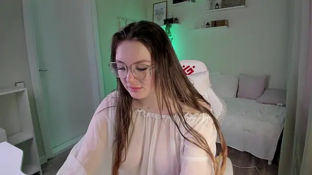 Snapshot of Laura_CollinsS chatting on March 14, 2026, 12:49 am Laura CollinsS online show from March 14, 2026, 12:49 am