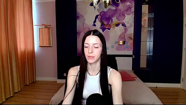 NoirDiva online show from May 8, 2026, 6:06 am
