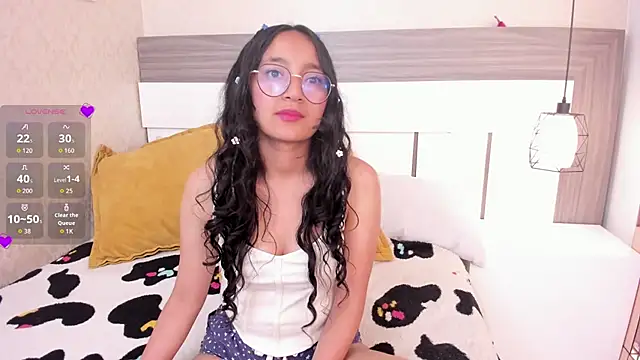 Snapshot of Emilyblussh chatting on March 31, 2026, 7:38 pm Emilyblussh online show from March 31, 2026, 7:38 pm