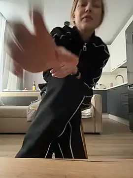 Snapshot of CarmenBlues_ chatting on March 4, 2026, 7:38 am CarmenBlues online show from March 4, 2026, 7:38 am