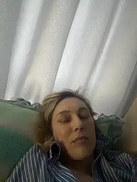 Snapshot of CarmenBlues_ chatting on February 14, 2026, 1:44 pm CarmenBlues online show from February 14, 2026, 1:44 pm