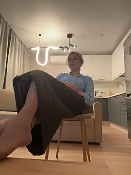 Snapshot of CarmenBlues_ chatting on February 15, 2026, 4:17 pm CarmenBlues online show from February 15, 2026, 4:17 pm