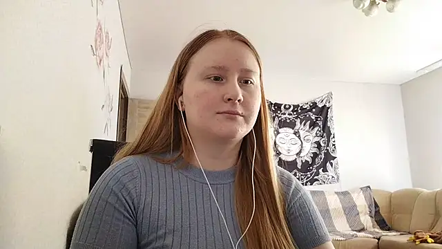 AnikaLipps online show from April 17, 2026, 2:53 pm