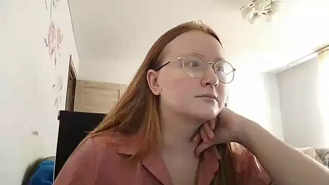 AnikaLipps online show from June 20, 2026, 1:05 pm