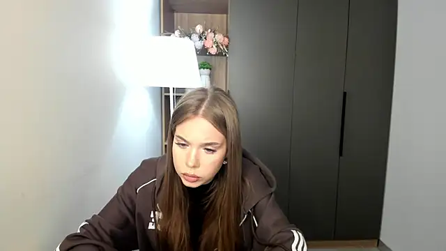 Snapshot of TishShazier chatting on February 15, 2026, 9:19 am TishShazier online show from February 15, 2026, 9:19 am