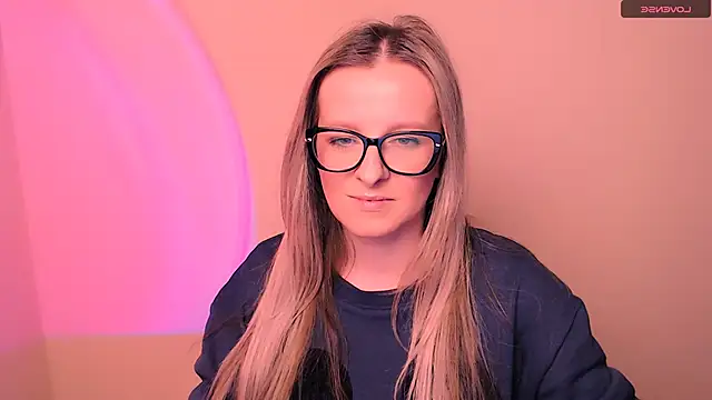 Snapshot of AnnePeach chatting on February 15, 2026, 5:23 pm AnnePeach online show from February 15, 2026, 5:23 pm