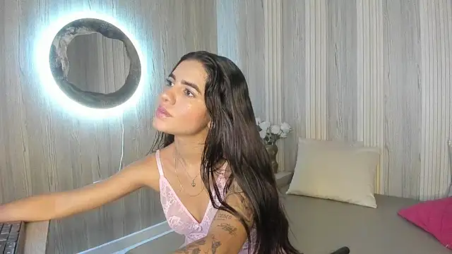 Isabellaa Rosee online show from June 19, 2026, 8:03 pm